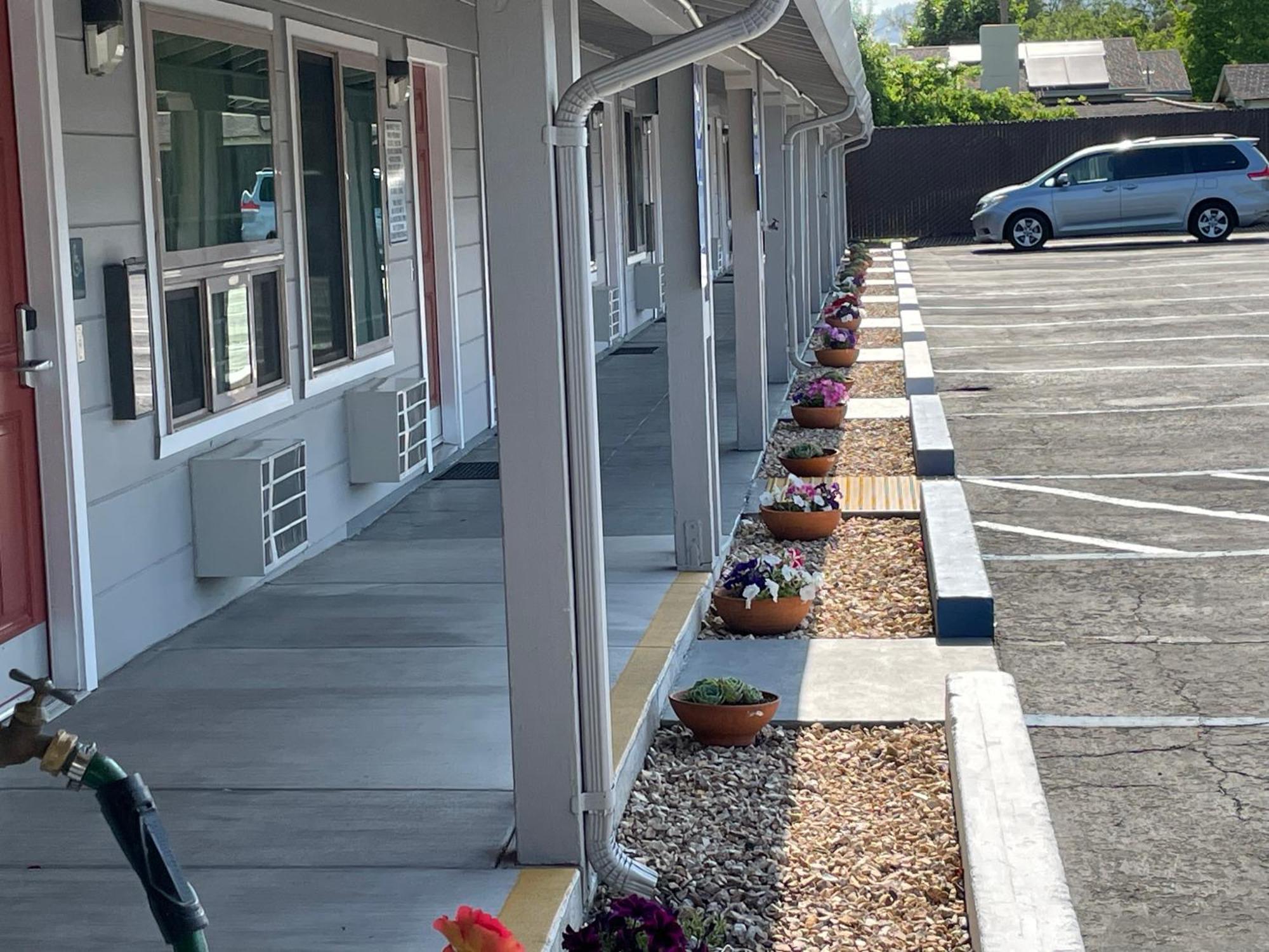 Lark Motel Willits Exterior photo